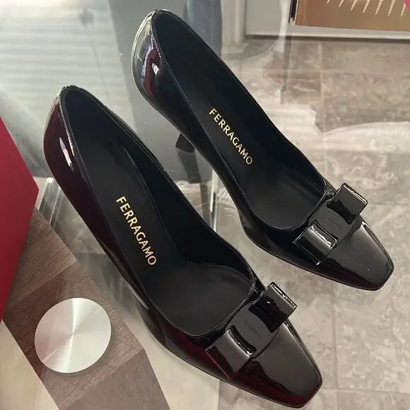 Ferragamo Anz Vara Bow Pump in Black, New, Size 7 - Picture 3 of 9